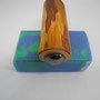 Magnethalter mit Hämatit, aus Holz, handgefertigt, Ansicht von schräg vorn, auf Seifenstück 