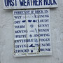 Wetterbestimmung aufgrund der Farbe und des Zustands des Steins