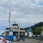 Morgens und abends benutzten wir nur öffentliche Verkehrsmitteln zum Boot. Darunter auch mit einer Fähre.
