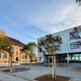 neuer Schulhof 2026 mit Luitpoldbau und Mittelbau