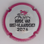 Marque : AUBRY Jean N° Lambert : 28e Couleur : Blanc, contour fuchsia  Description : Ronde Van Oost-Vlaanderen 2026 - nom de la marque Emplacement : 