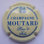 Marque : MOUTARD N° Lambert : 10a Couleur : Crème et Bleu foncé, cercles coupés horizontalement Description : Nom du producteur au dessus d'un blason de la Champagne Emplacement : 