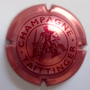 Marque : TAITTINGER N° Lambert : 92 Couleur : Rouge vif et or Description : Cavalier. Petit dessin. Nom de la marque dans cercle extérieur  Emplacement : 100-07-03