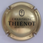 Marque : THIENOT Alain N° Lambert : 34a Couleur : Or et noir Description : Lettre T en cursive au-dessus du nom de la marque  Emplacement : 