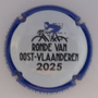 Marque : AUBRY Jean N° Lambert : 28d Couleur : Blanc et noir, contour bleu Description : Ronde Van Oost-Vlaanderen 2025 - nom de la marque Emplacement : 