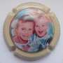 Marque : ARNOULD Claude N° Lambert : 19b Couleur : Polychrome, contour crème Description : Portrait de 2 enfants - Nom de la marque   Emplacement : 