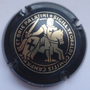 Marque : TAITTINGER N° Lambert : 116g Couleur : Noir et or Description : Texte “SIGILL TEOBALDI COMITIS CAMPANIE ET BRIE PALATINI” - nom de la marque  Emplacement : 
