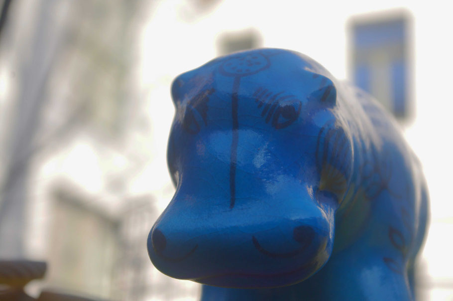 Haustier gefällig? Son blaues Nilpferd stünde zur Verfügung - mitsamt Nachwuchs!