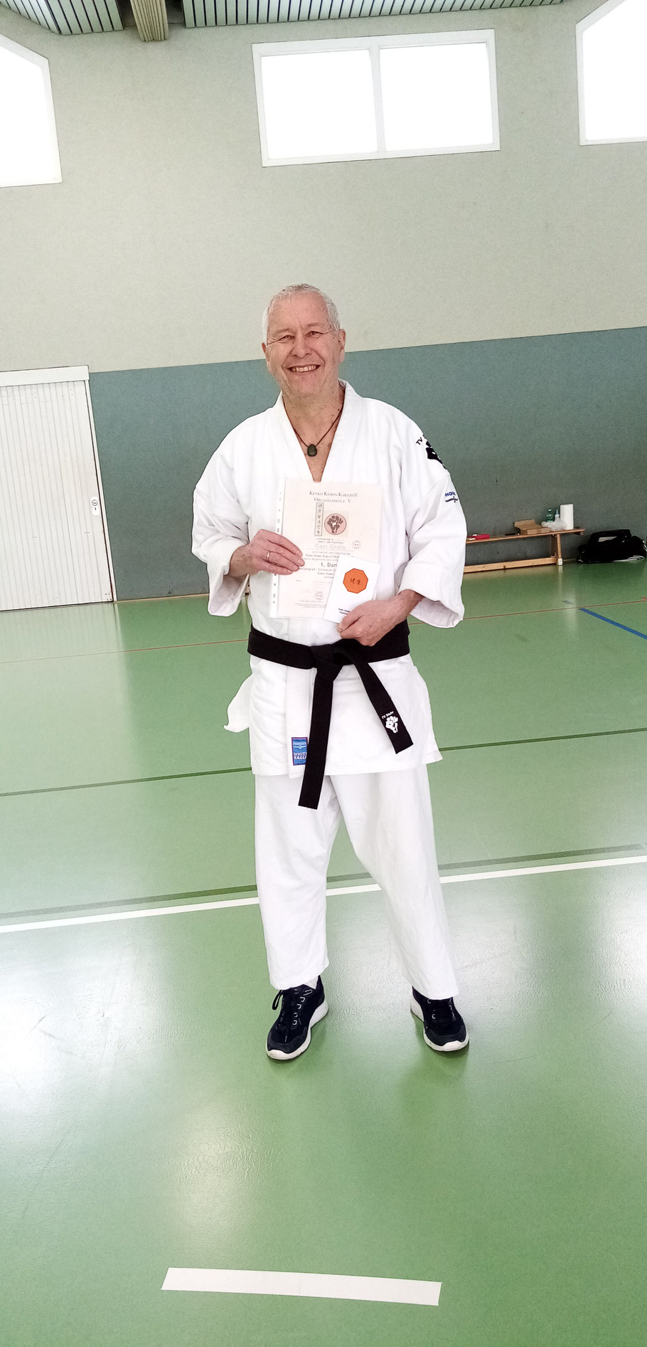 16.3.2023: Gert Grote hat die Prüfung zum 1. Dan Kenko Kempo Karate bestanden - herzlichen Glückwunsch!