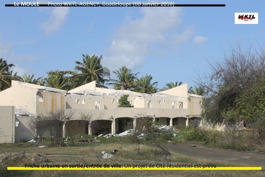 Le MOULE, Photo WKTL-AGENCY, Guadeloupe (08 Janvier 2016) Friche urbaine en sortie/entrée de ville. Un projet de Cité résidentiel est prévu