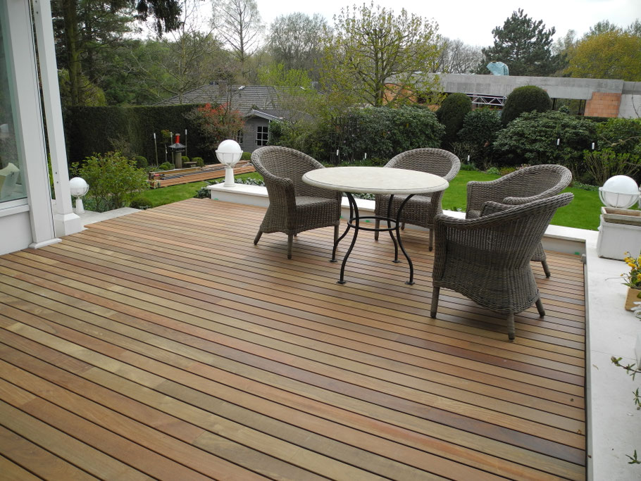 Holzterrasse Ipe Decking, Ipe Terrasse für Bad Homburg, Königstein und Oberursel. Holzterrassen verdeckt befestigt.