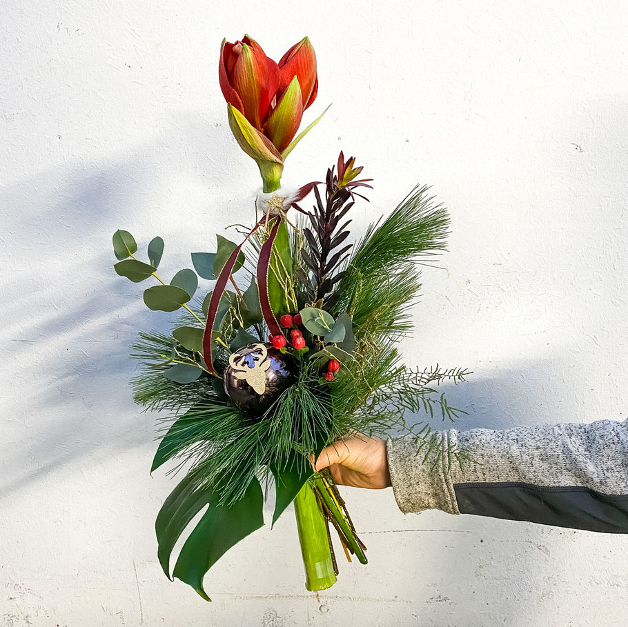 Blumenstrauß-Schnittblumen-Weihnachten-2021-Florist-Gaertnerei-Wuerzburg-bestellen-liefernlassen-versand-besonderheit-Amaryllis