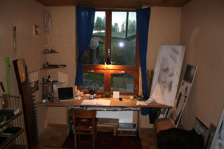 Workspace atelier Art Moonlight-Art Sebastian Rutkowski Room Desktop traditional Chinese asian sumi ink Moonlight