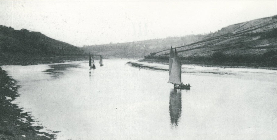 Les bateaux sabliers de Lannion remonte la rivière avec le courant de flot