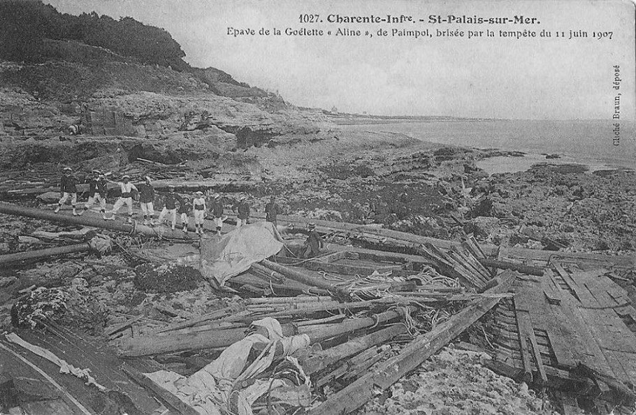 Le navire et son chargement son entièrement perdu, en quelques jours la goélette est entièrement détruite par la mer et les grèves sont couvertes d’épaves