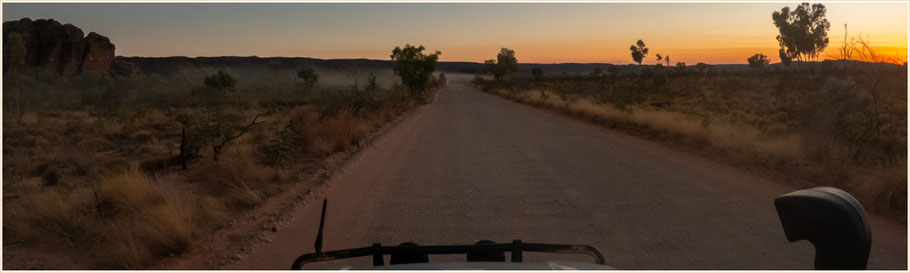 unterwegs im Purnululu Nationalpark - Fahrt am frühen Morgen in den südlichen Teil des Parks