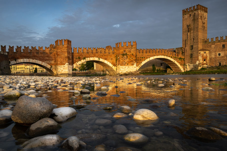 Verona, Italien,Ponte Scaligero, Castelvecchio, Romeo und Julia