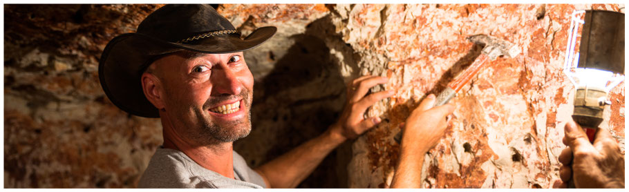 in der Opalmine, Grawin, Lightning Ridge, Opale schürfen, Opale suchen