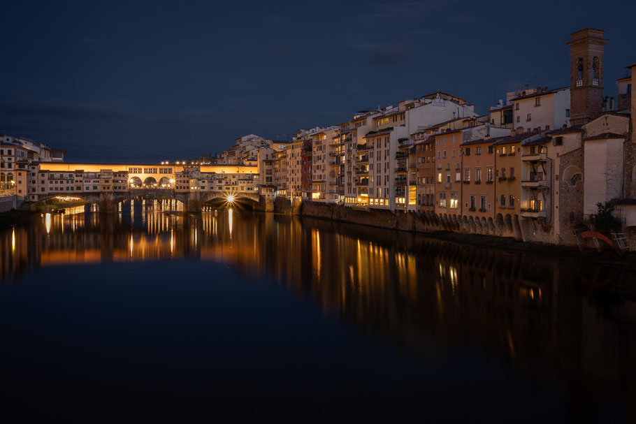 Aussicht von der Ponte Santa Trinita zur Ponte Vecchio