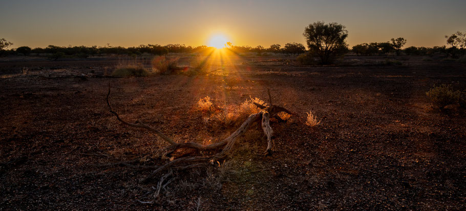 Outback Queensland, Opalton, Bushcamp, Sunset, Outback Sunset, Lagerfeuer, Campfire, im Busch