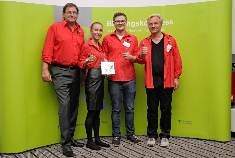 Sieger beim "Innoward 2016" - das Projekt "Finanzchecker" der Berufsschule 4 Nürnberg
