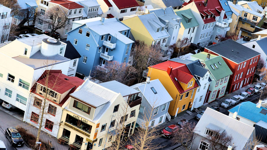 Luftaufnahme der isländischen Hauptstadt Reykjavík. Bild von Paul Bates auf Pixabay.