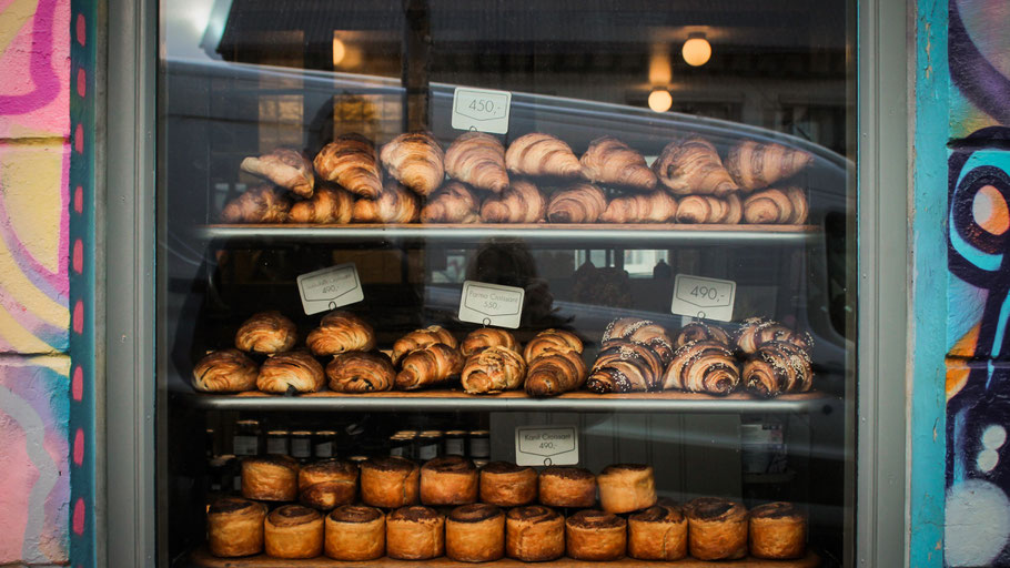 Islands süße Spezialitäten: Bäckerei Brauð & Co. in Reykjavík. Bild von Nathalie auf Unsplash. 