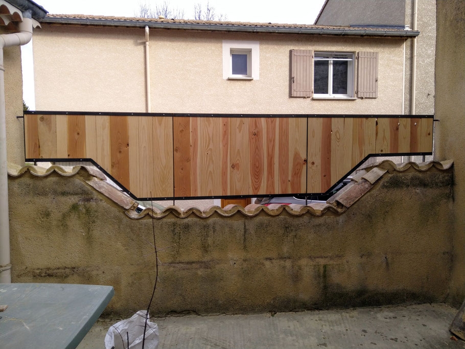 Brise-vue en acier et bois