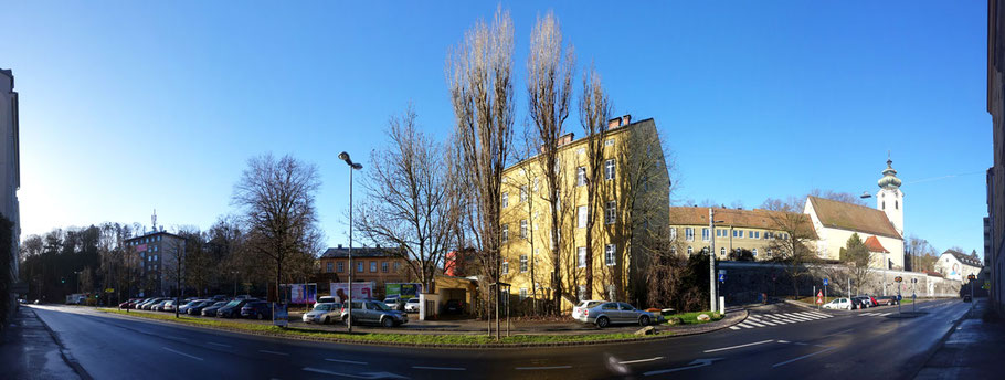 Wohnhäuser, Kapuzinerkirche