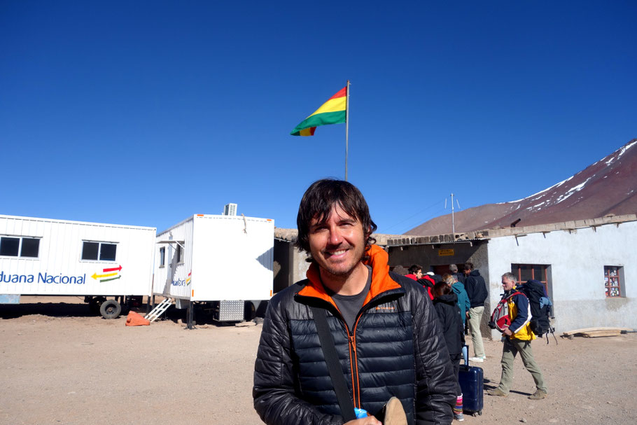 Paso fronterizo Hito Cajón en Bolivia.
