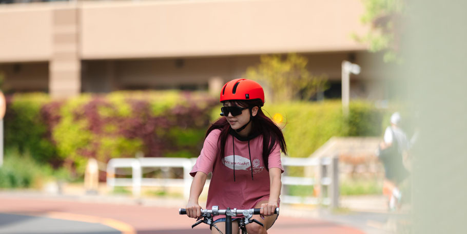 通勤通学 自転車 交通事故 後続車 アイウェア 自転車品