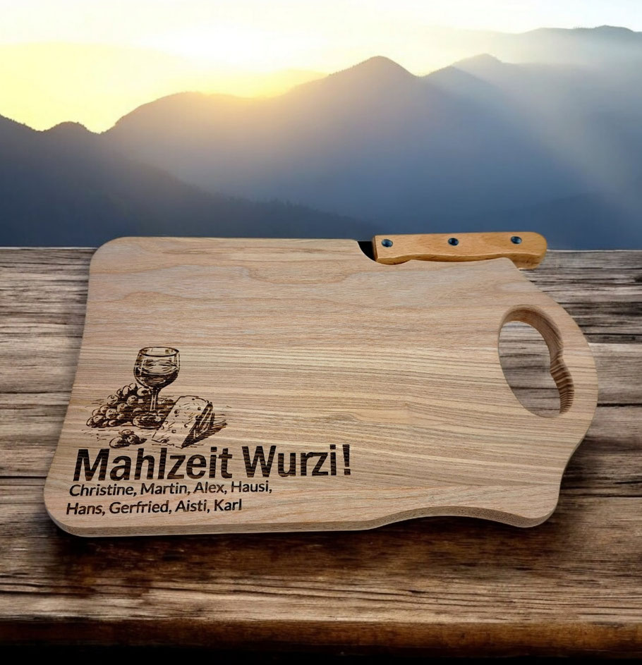 Jausenbrett mit Messer - ideal zum Wandern oder als Geschenk für Camper!
