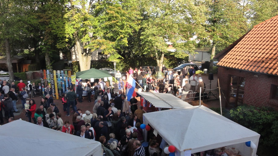 Wie in den Vorjahren erwartet die Kirche auch 2025 viele tausend Besucher beim Ausländerfest (Foto: Brenzinger)