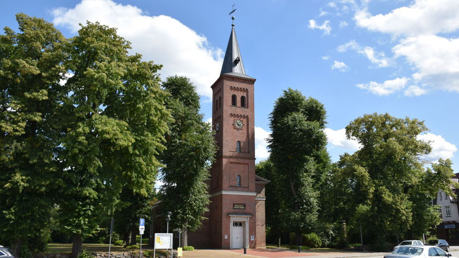 Steht im Sommer für jedermann offen: die Marienkirche in Quickborn.