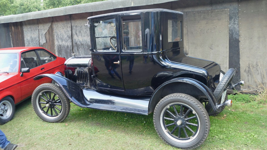 Das Ford-T-Modell, der erste am Fließband hergestellte Wagen, war sicherlich der älteste Oldtimer bei dem Treffen