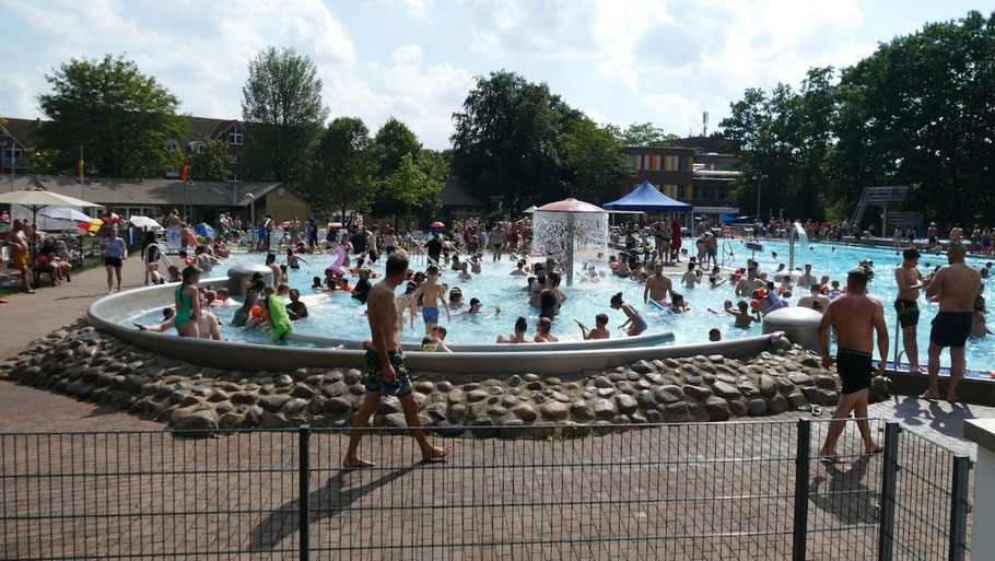 Kaum „Familientag", aber Besucher-Rekord für das Freibad