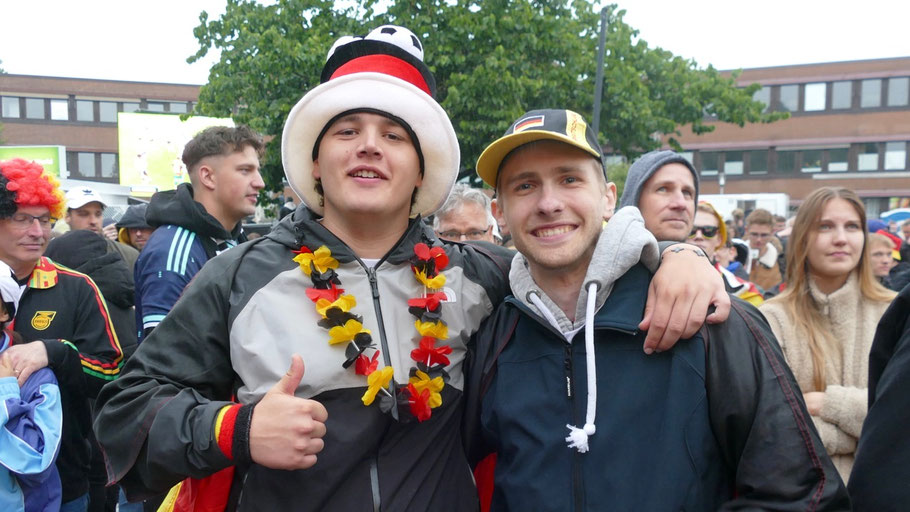 So machten andere ihre Verbundenheit mit der deutschen Mannschaft sichtbar ...