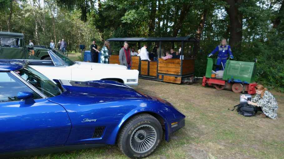 Viele Besucher des Oldtimer-Treffens nutzten die Gelegenheit zu einer Fahrt mit der Torfbahn duch das Naturschutzgebiet des Himmelmoores