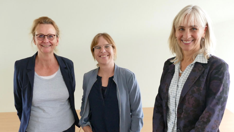 Die neue Innenstadtmanagerin Sandra Blöcher (r.) und die neue Flächenmanagerin Anke Fischer von Mollard (l.) werden eng mit der Wirtschaftsförderin Linda Vogt-Gröncke zuammenarbeiten