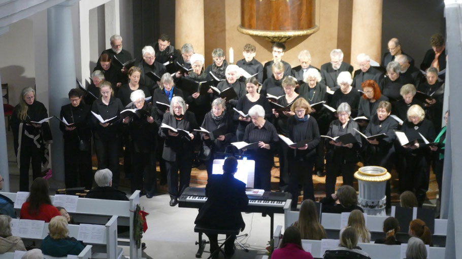 Unter anderem mit zwei klassischen Werken von F. Mendelssohn-Bartholdy gestaltete die Kantorei der Kirchengemeinde Quickborn-Hasloh ein eindrucksvolles Finale.