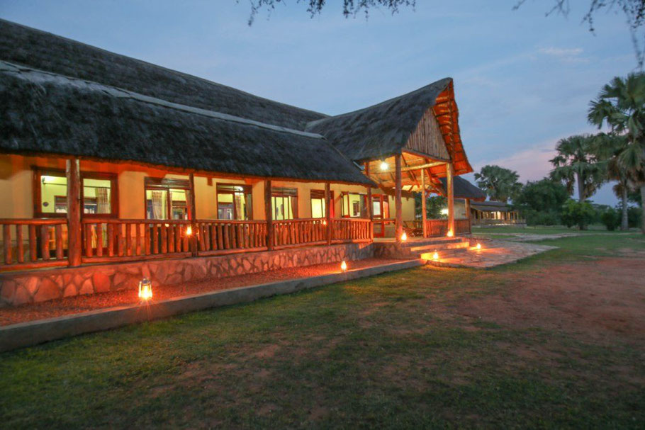 Pakuba-Safari-Lodge.jpg