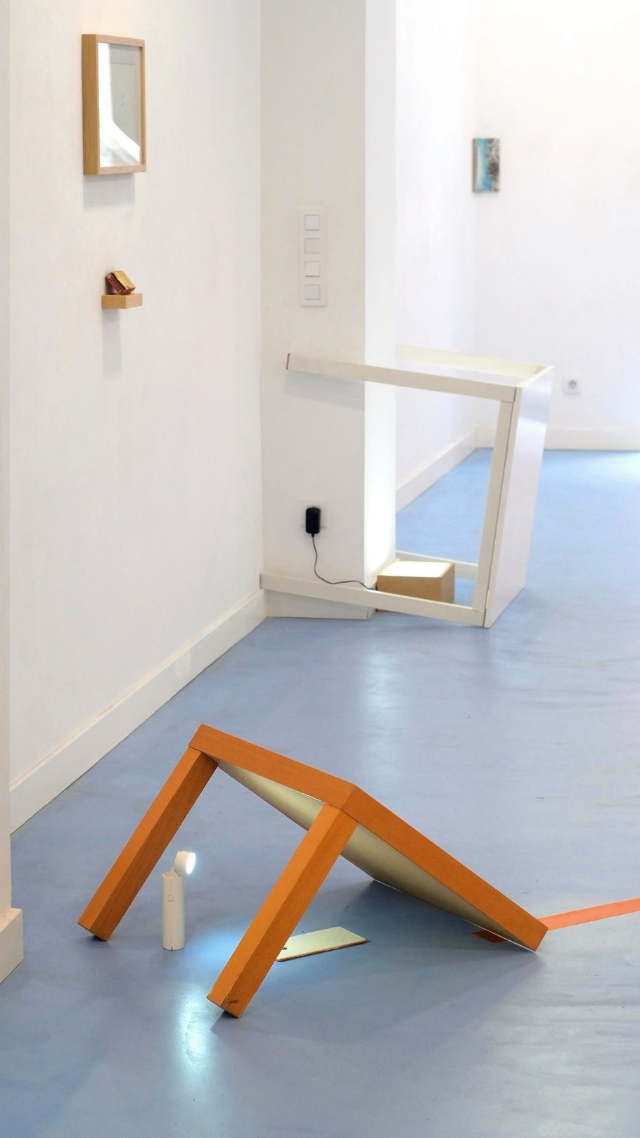 [ Jugar a mirar ]  Fotografía de exposición. (2025)