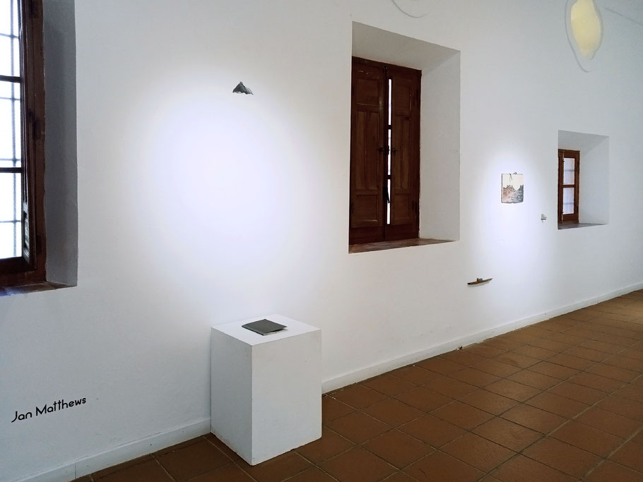 [ Cartografía imaginada ] fotografía de exposición en MAC Florencio de la Fuente. (2023)
