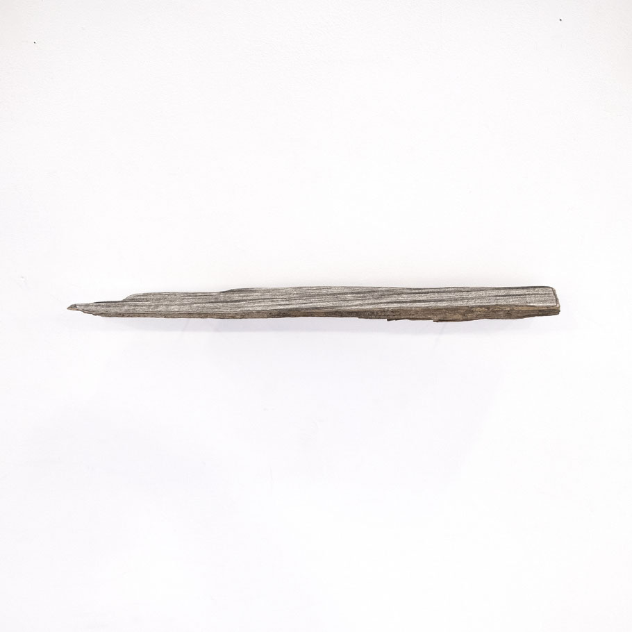 [ Madera sobre madera 2 ]  Carboncillo sobre papel encolado a madera. Detalle.