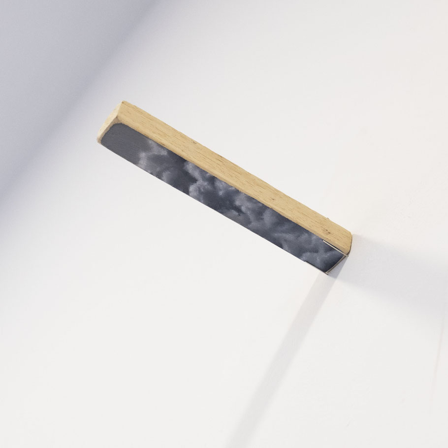 [ Cielo urbano ]  Oleo sobre trozo de madera. Detalle,