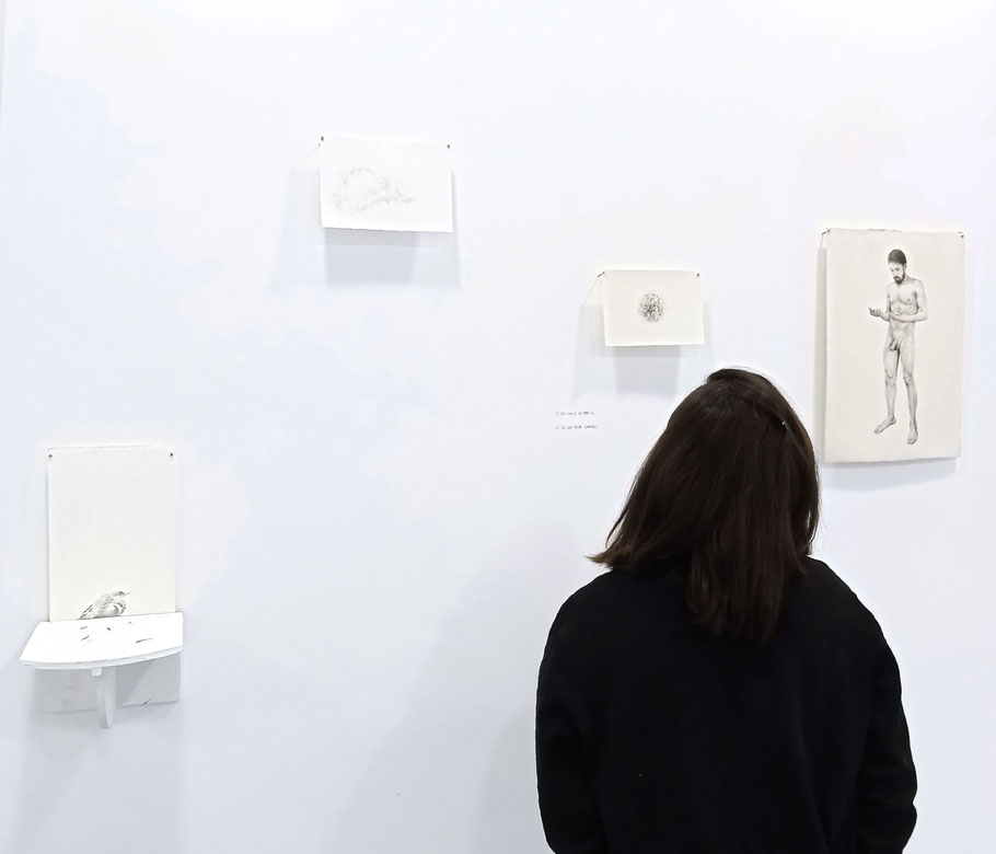 [ Embers ] Fotografía de obras montadas para la exposición "A la par", en la galería Factoría de Arte y desarrollo. Madrid.(2021)