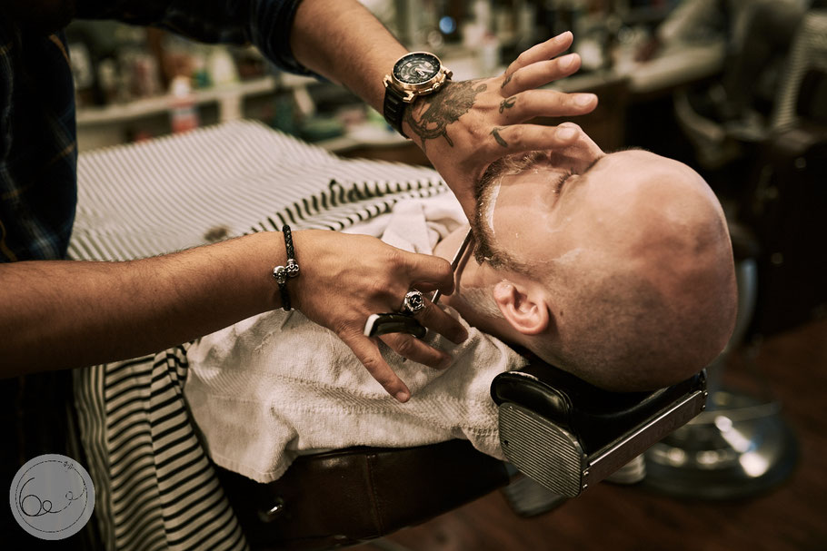 Portrait-lifestyle-Barbier-Bart-Mann