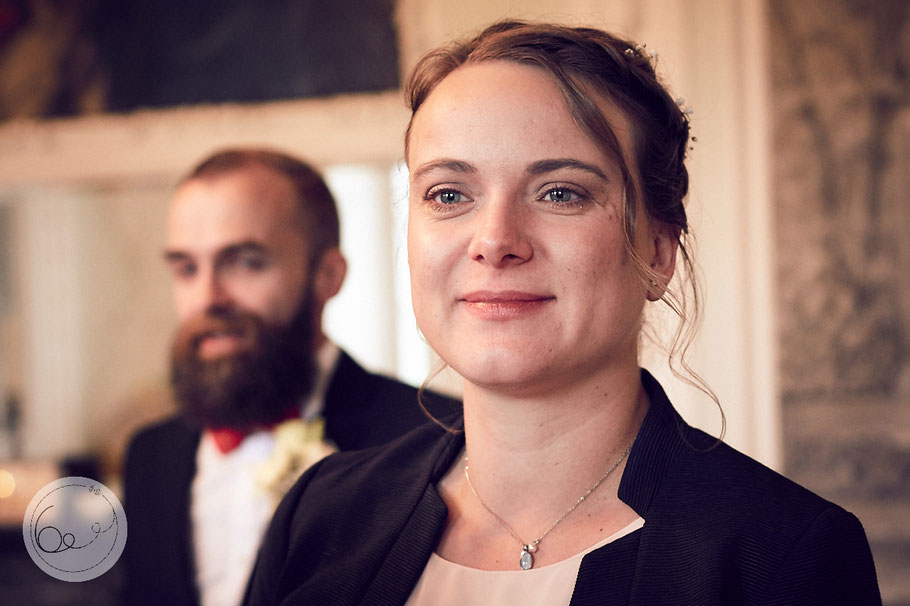 Hochzeit-Standesamt-Burg-Braut-Träne-Regen