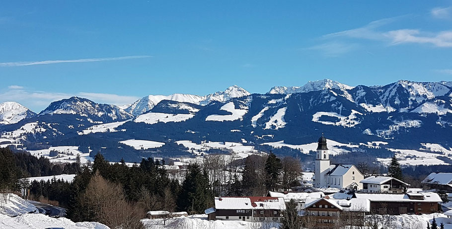 #Winterurlaub  #Schneeparadies  #Skifahren  #Snowboarding  #Winterlandschaft  #Bergliebe  #Alpenfeeling  #Hüttenzauber  #Winterwandern  #Pulverschnee  #Skiurlaub  #Winterabenteuer  #Schneevergnügen  #Winterreise  #Wintersonne  #HoheTatra  #Winterdorf  #Ge