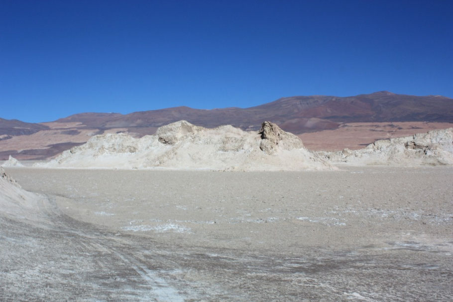 Bajamos al pequeño salar